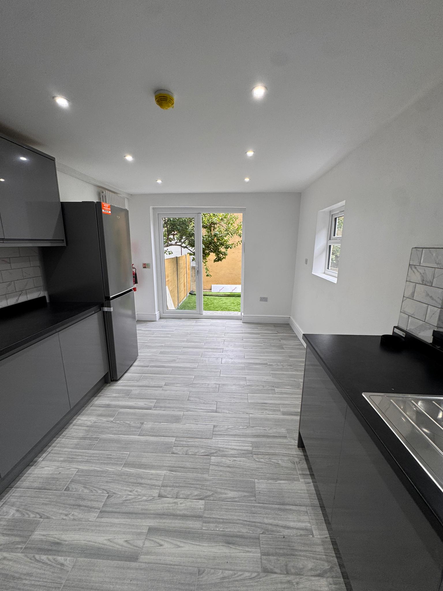 Kitchen & bathroom by Capital Build